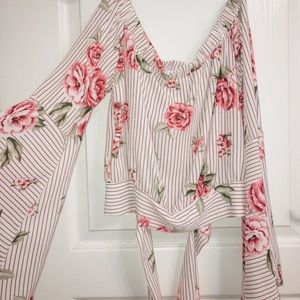 Floral crop top long sleeve